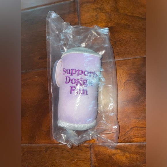 HP!! HAUTE DIGGITY DOG OLIPUP CLASSIC GRRRAPE SODA CAN DOG TOY BNIB NWT - Picture 2 of 3